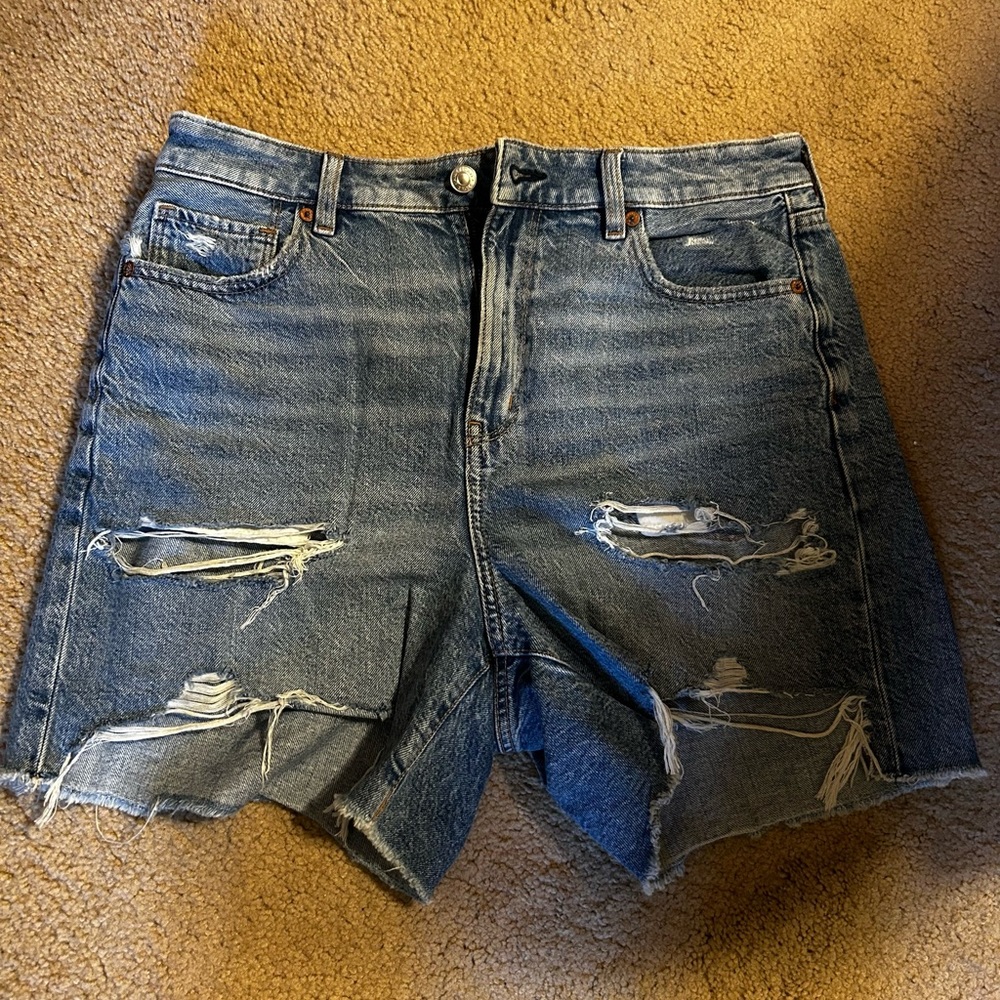 American Eagle mom shorts